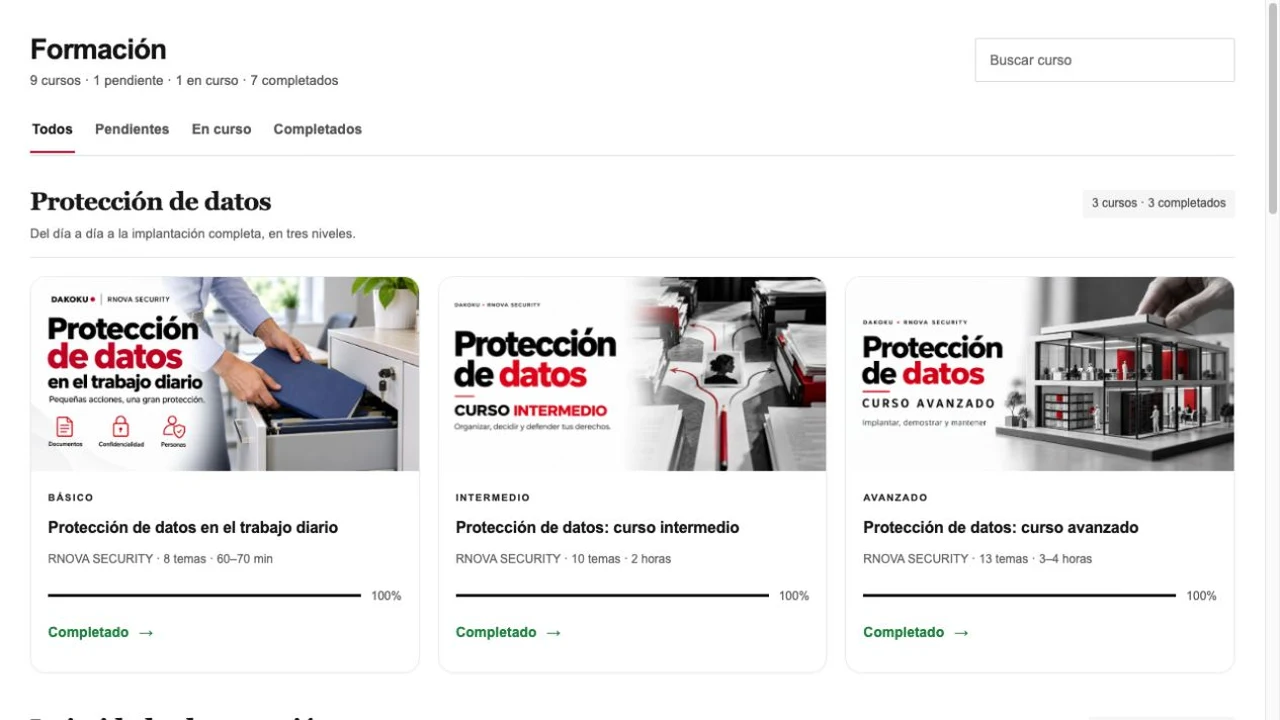 Catálogo de formación de Dakoku, organizado por categorías y con seguimiento del progreso